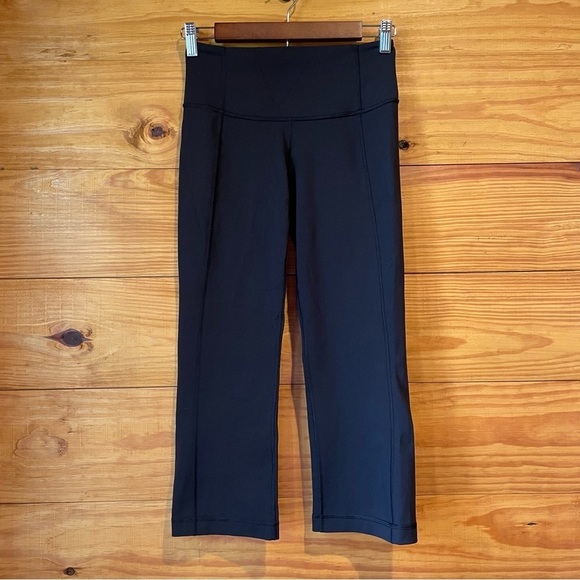 Lululemon Black Slit Hem Mid Rise Crop Activewear Workout Leggings 4 - Picture 1 of 9